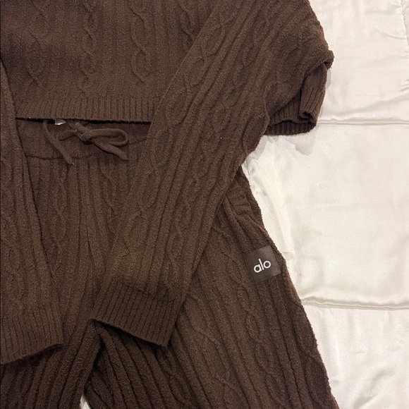 ALO Yoga Cable Knit Lounge Set - expresso color - Picture 2 of 5